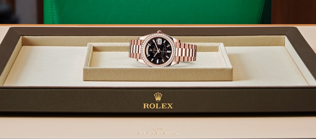 Rolex day-date em Oyster, 40 mm, Everose gold and diamonds m228345rbr-0016 em Marcolino