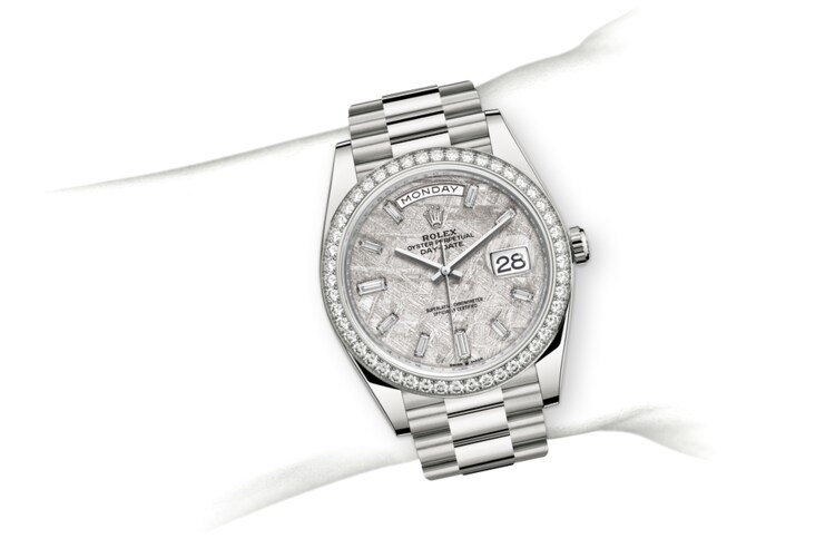 Rolex day-date em Oyster, 40 mm, white gold and diamonds m228349rbr-0040 em Marcolino