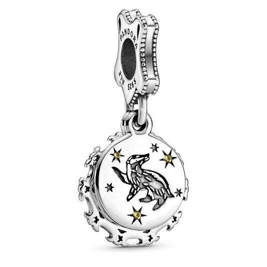Pandora Harry Potter, Hufflepuff Dangle Charm - vista frontal 798832C01