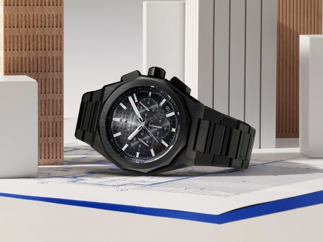 Intensidade da cerâmica, precisão do cronógrafo: O cronógrafo Defy Skyline em preto.